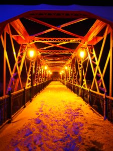 夜の山線鉄橋